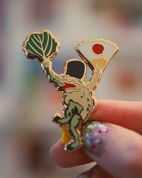 Waving Frog – Animal Circus Enamel Pin