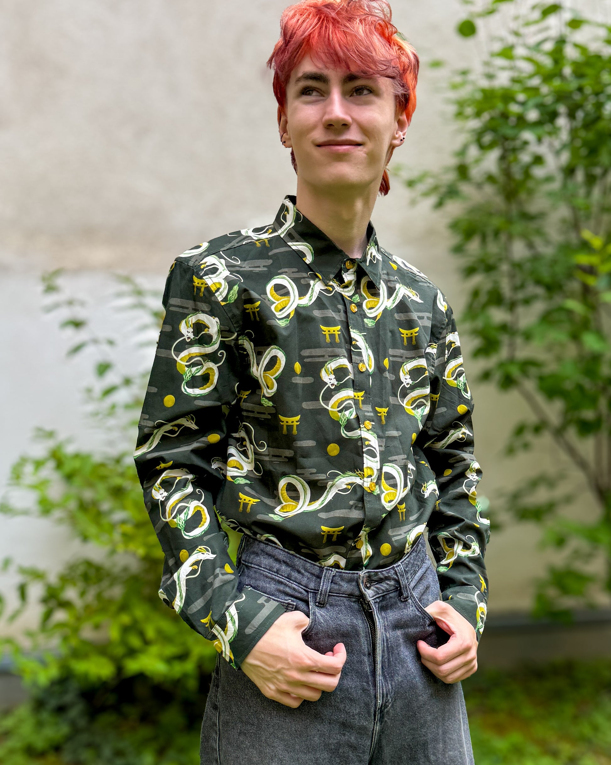 dragon dress shirt Vtg MOON SS Shirt Golden Dragon Mens XL Korea Made Black Button-Up Polyester EUC